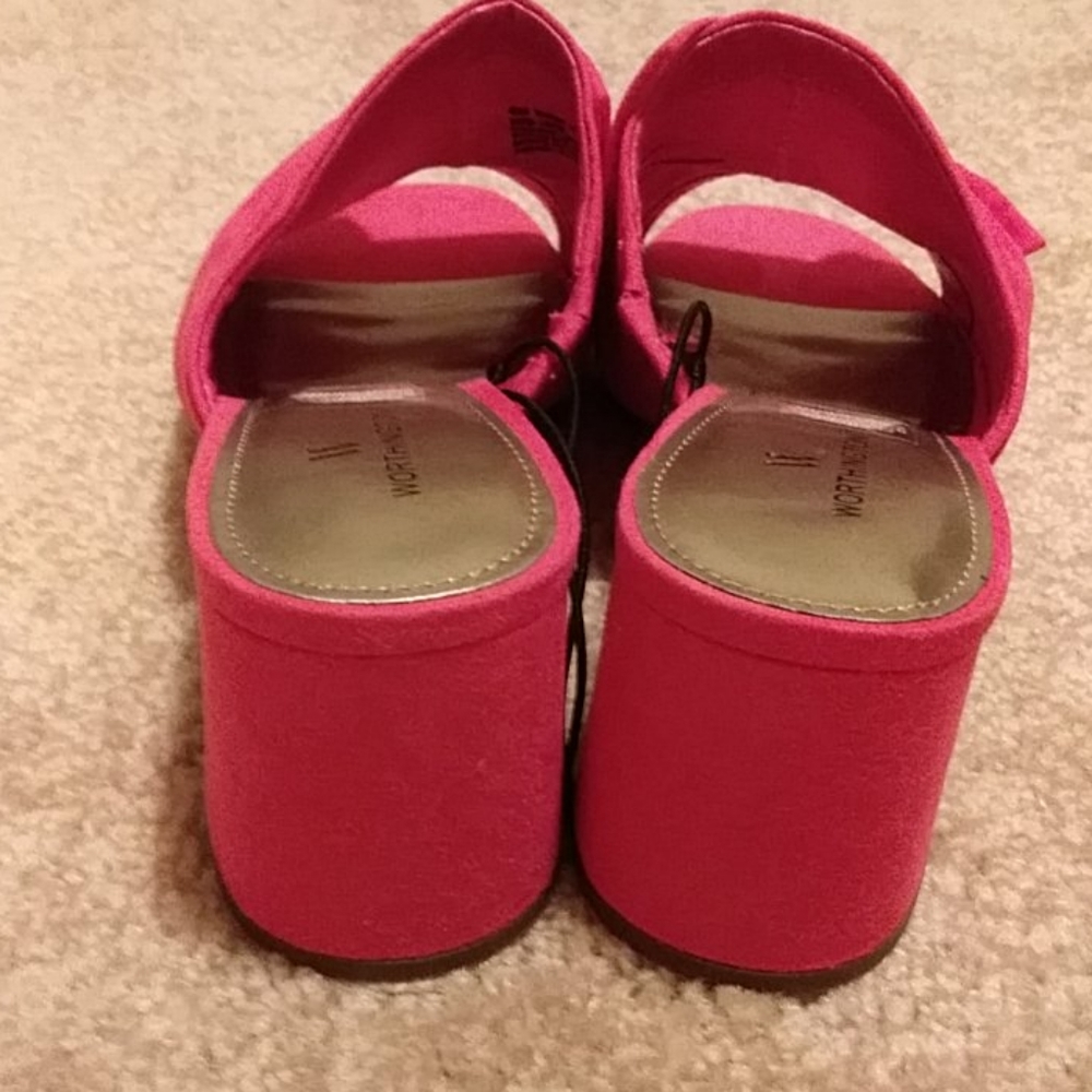 Shoe - Picture 3 of 8
